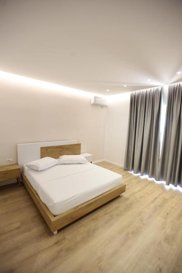 Sea Breeze Villa Sarande Exterior photo