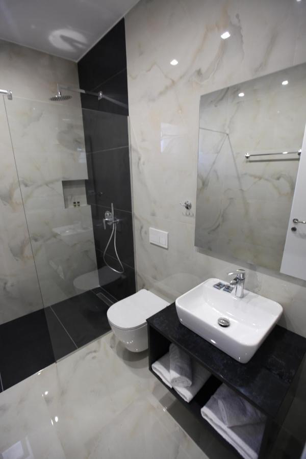 Sea Breeze Villa Sarande Exterior photo