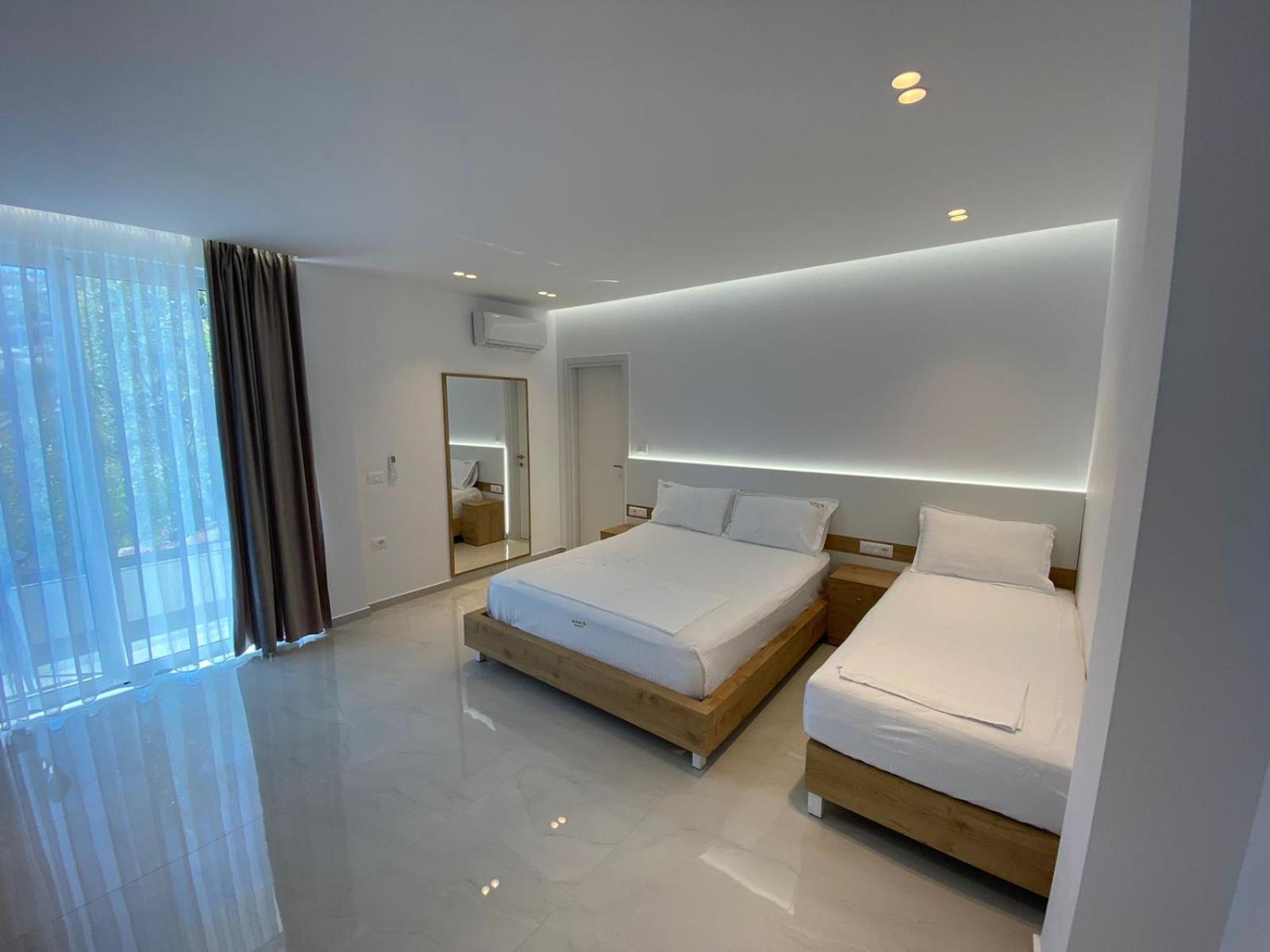 Sea Breeze Villa Sarande Exterior photo