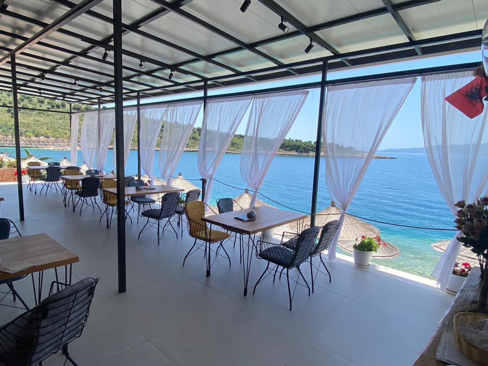 Sea Breeze Villa Sarande Exterior photo