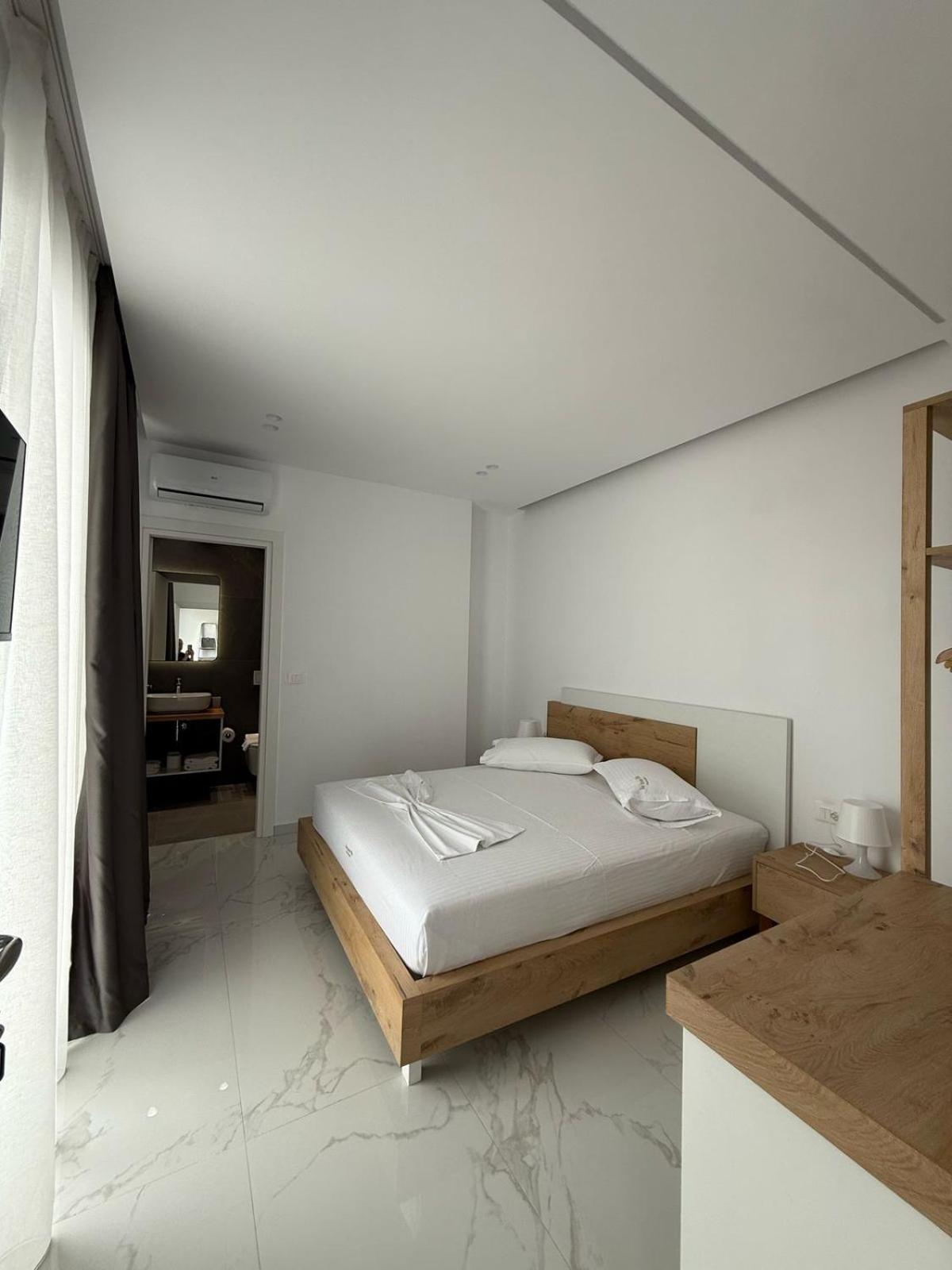 Sea Breeze Villa Sarande Exterior photo