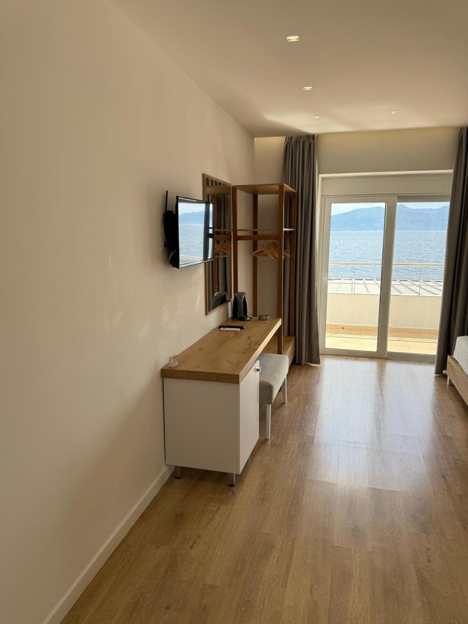 Sea Breeze Villa Sarande Exterior photo