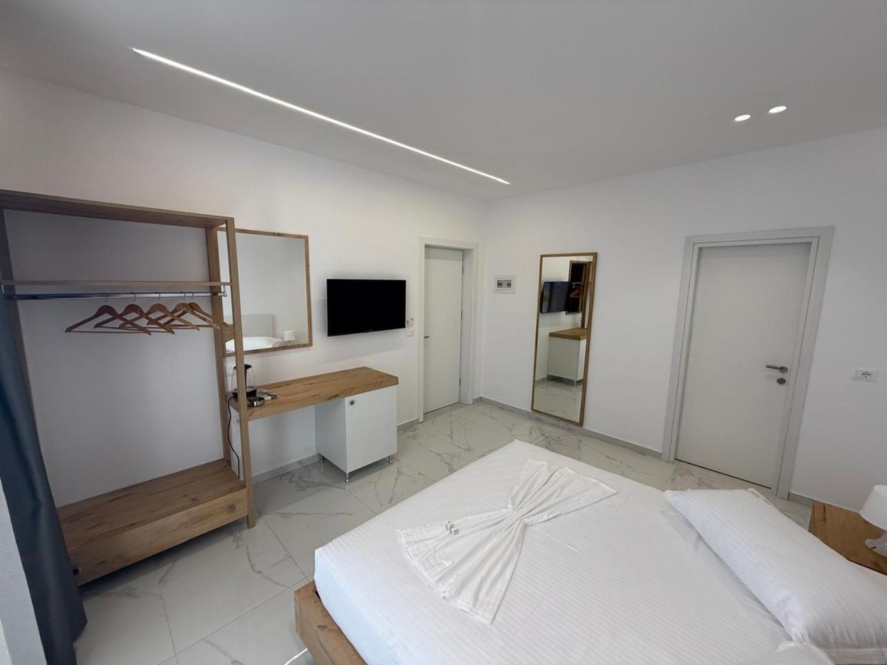 Sea Breeze Villa Sarande Exterior photo