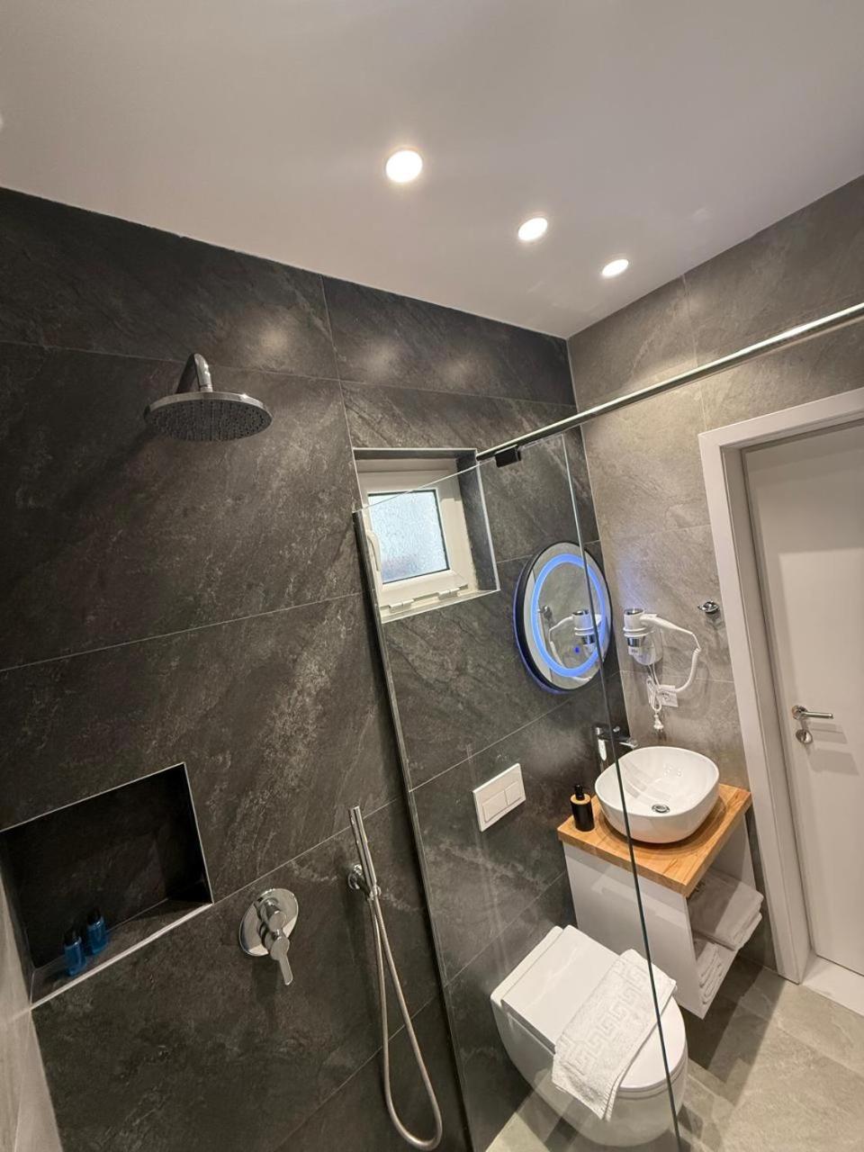 Sea Breeze Villa Sarande Exterior photo