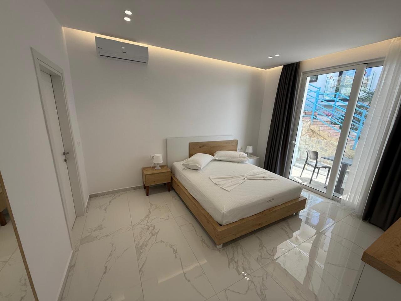 Sea Breeze Villa Sarande Exterior photo