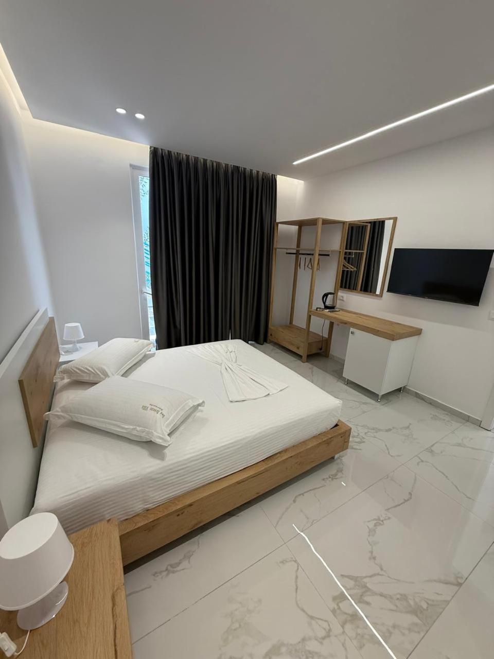 Sea Breeze Villa Sarande Exterior photo